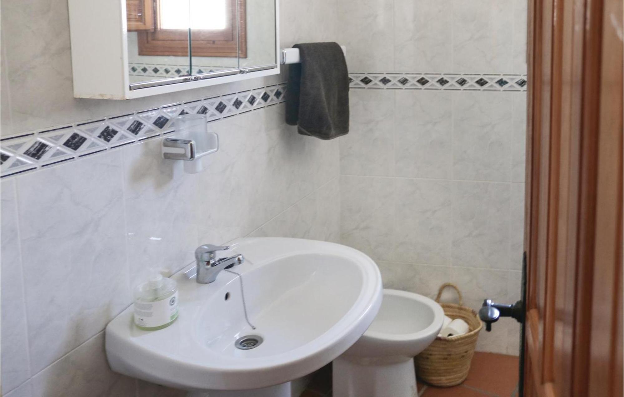 Nice Home In Canillas De Albaida With Wifi ภายนอก รูปภาพ